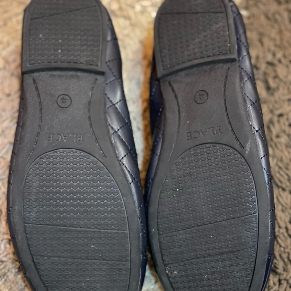 The Children’s Place girls size 4 flats